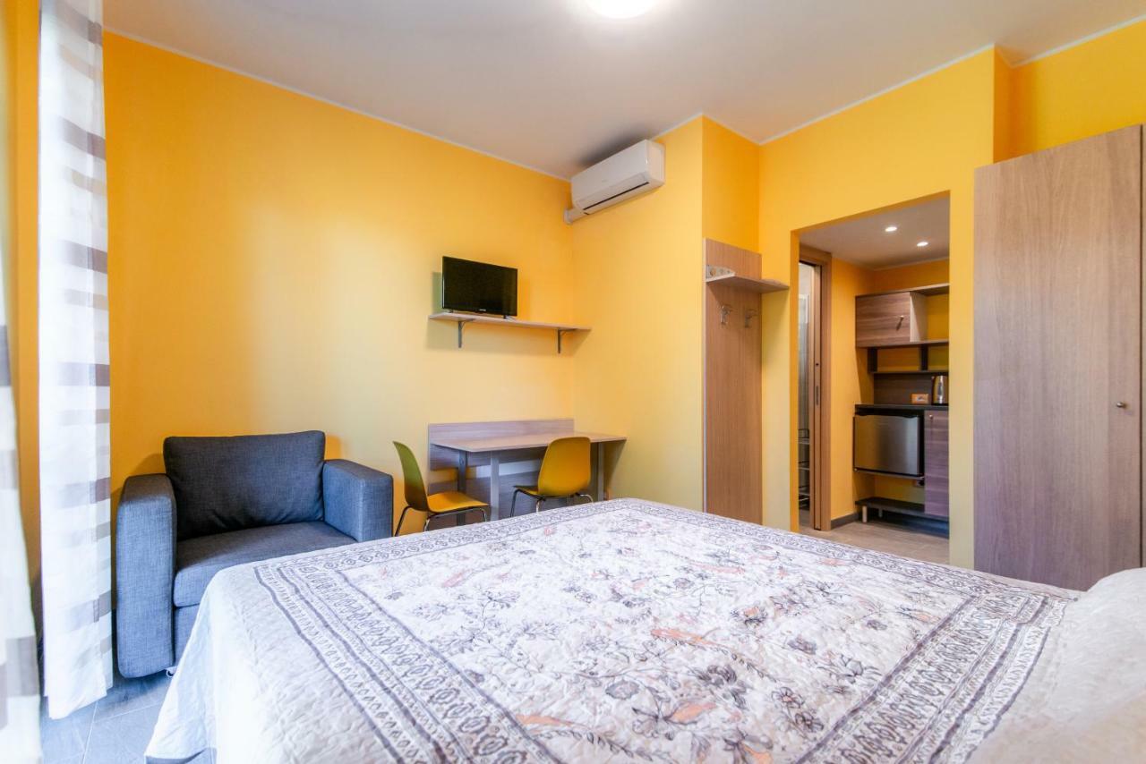 Casa Livio - Rooms And Studios Como Kültér fotó