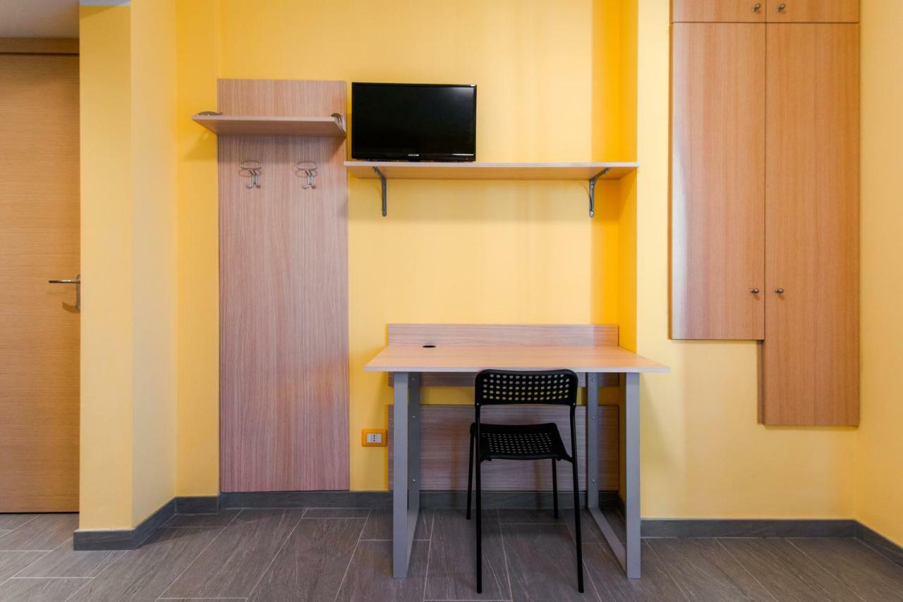 Casa Livio - Rooms And Studios Como Kültér fotó